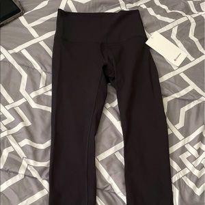 Lululemon Wunder Under 25”
